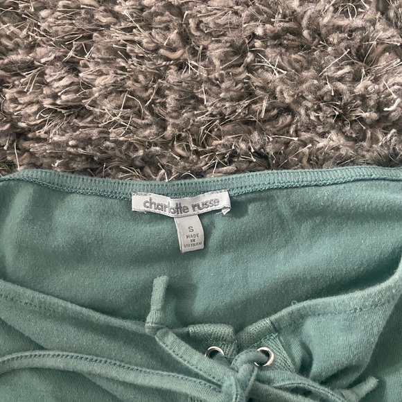 Green crop top with tie up middle - Picture 2 of 2